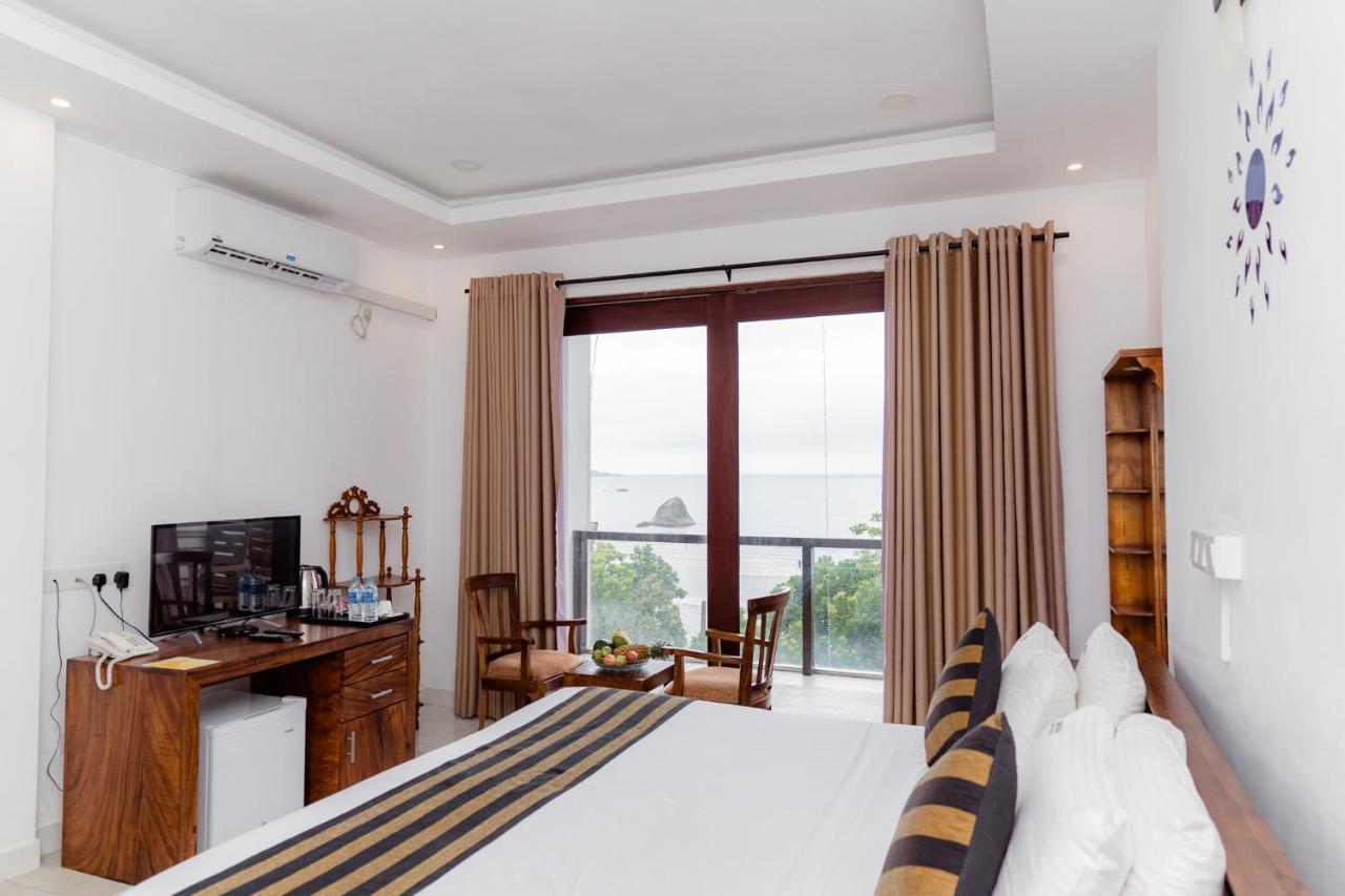 Centhara Beach Weligama Hotel Екстериор снимка