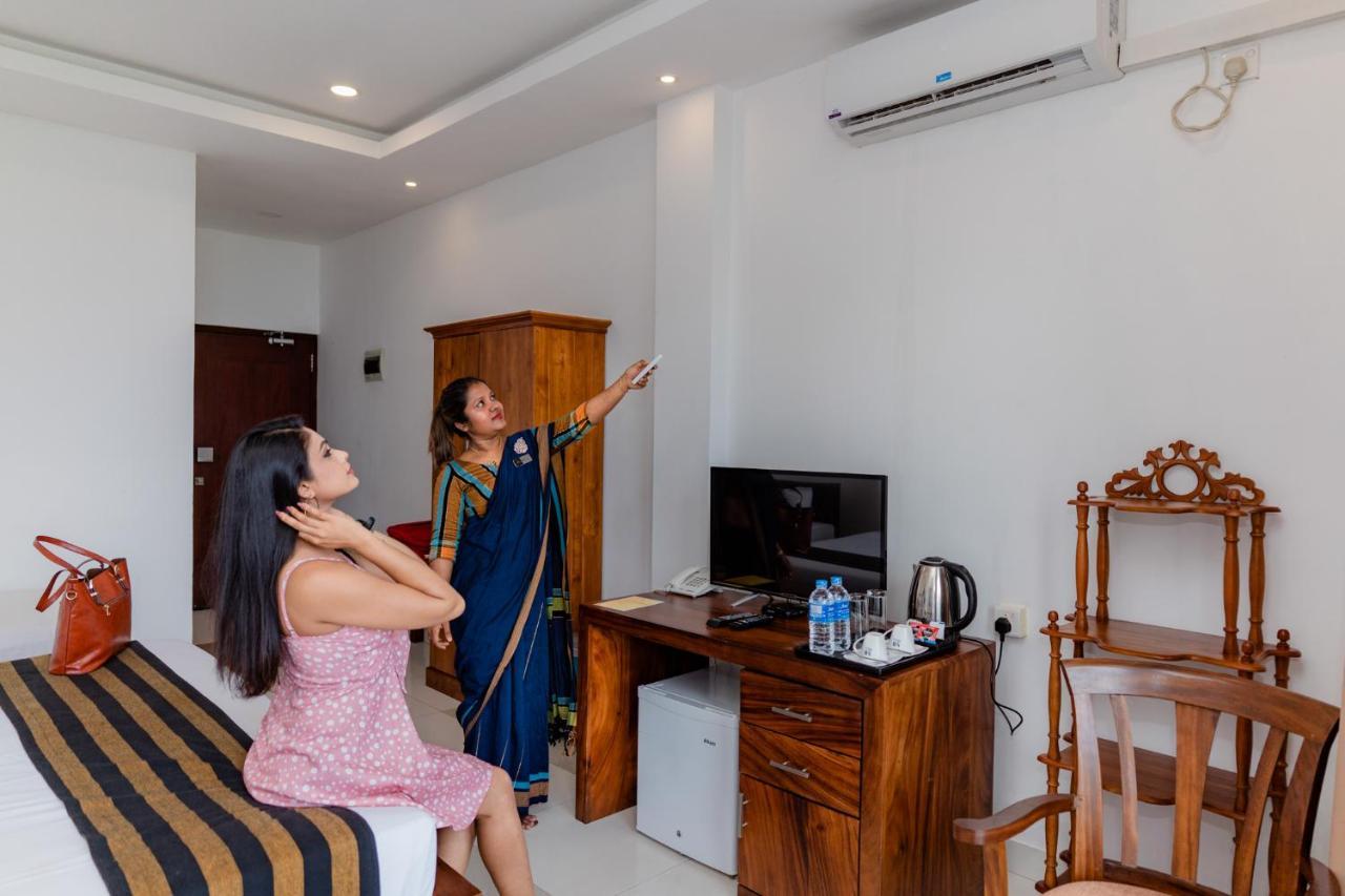 Centhara Beach Weligama Hotel Екстериор снимка